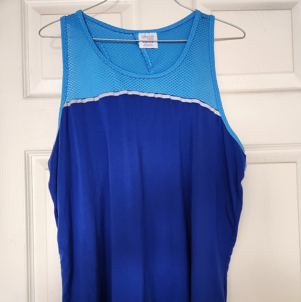 Danskin Now  XL workout top